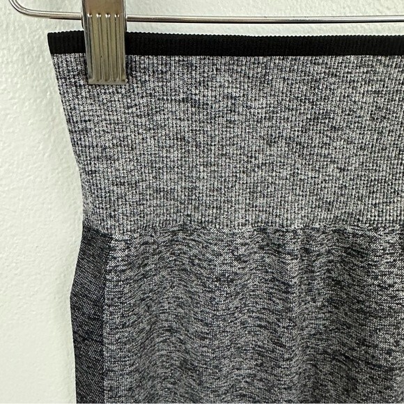 PINK Victoria’s Secret Grey Seamless High-Waist Workout Tight Size Medium - Picture 16 of 16